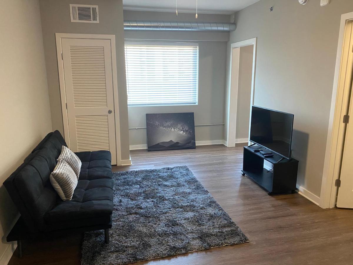 Diamond City Center, Free Parking, Fast Wifi, Kitchen Apartment *